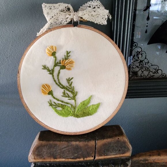 Embroidered Hoop Art, Dandelions on Muslin, 6" Stained Brown Wooden Frame, OOAK - Picture 6 of 10
